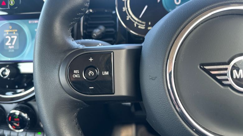 MINI Hatchback 1.5 Cooper Classic Premium 5dr Auto Petrol Hatchback